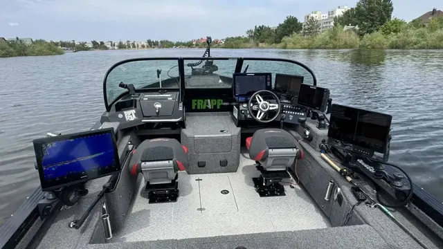 Рубка: эхолоты Lowrance и Garmin