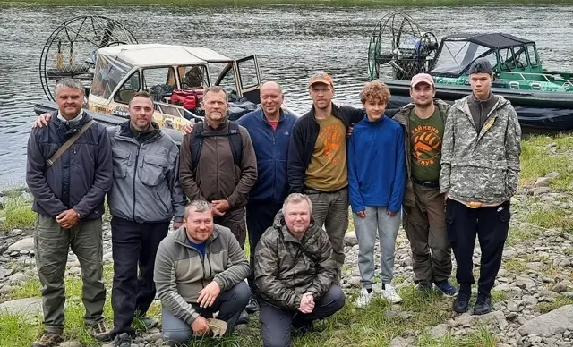 Группа у аэролодок